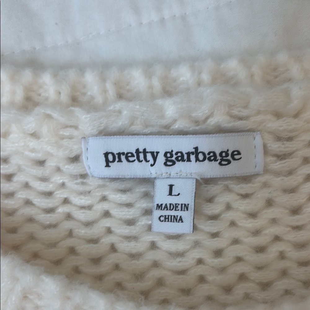 Chic Cream Bow-Detail Sweater - Picture 2 of 3